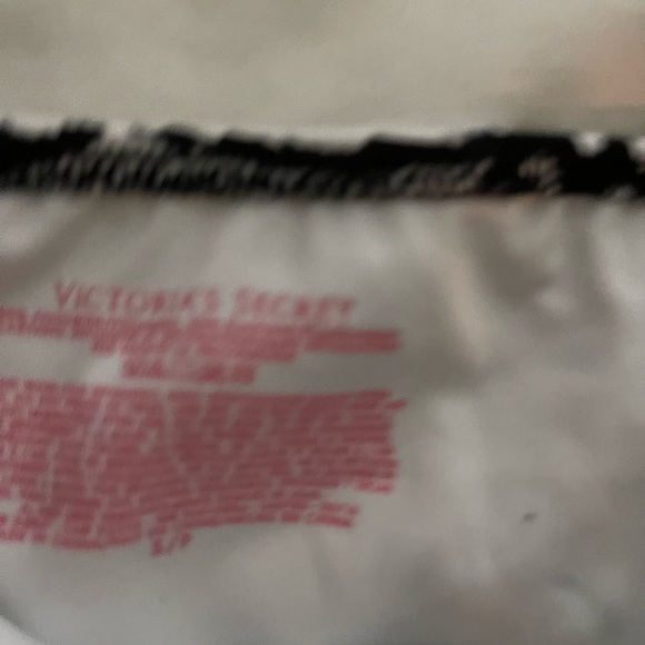 NWT Victoria’s Secret medium top and small bottom bikini - Picture 13 of 13